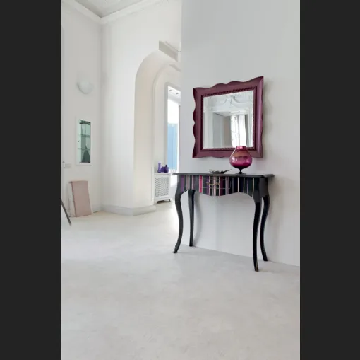 Specchio con cornice sagomata in laccato opaco Marte di Tonin Casa