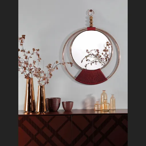 Specchio Dreamy con cornice in metallo cromato e tessuto di Tonin Casa