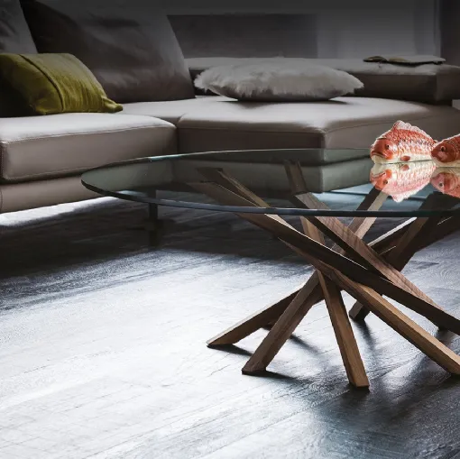 Tavolino con base in legno e piano tondo in cristallo Atari di Cattelan Italia