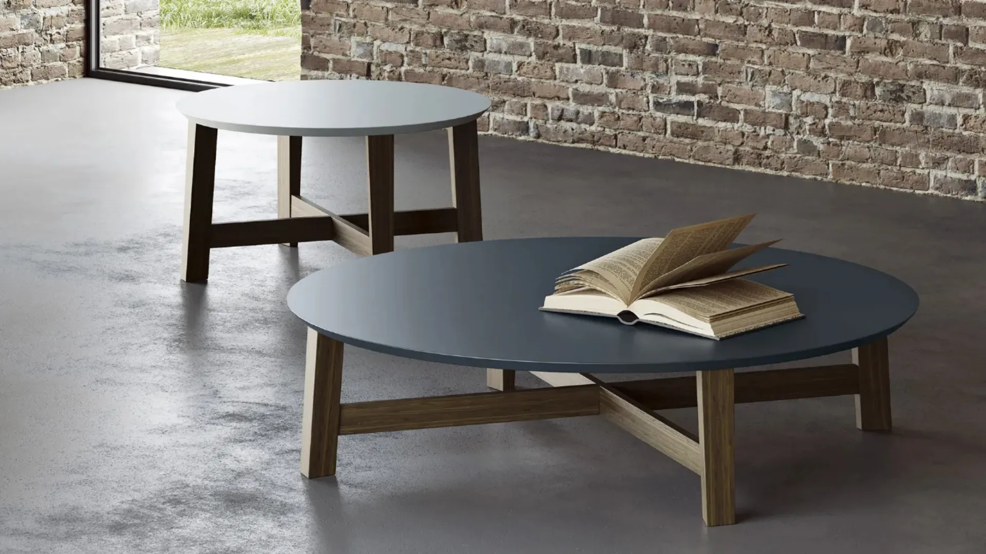 Tavolino rotondo in legno con top in MDF Evan di Doimo Salotti