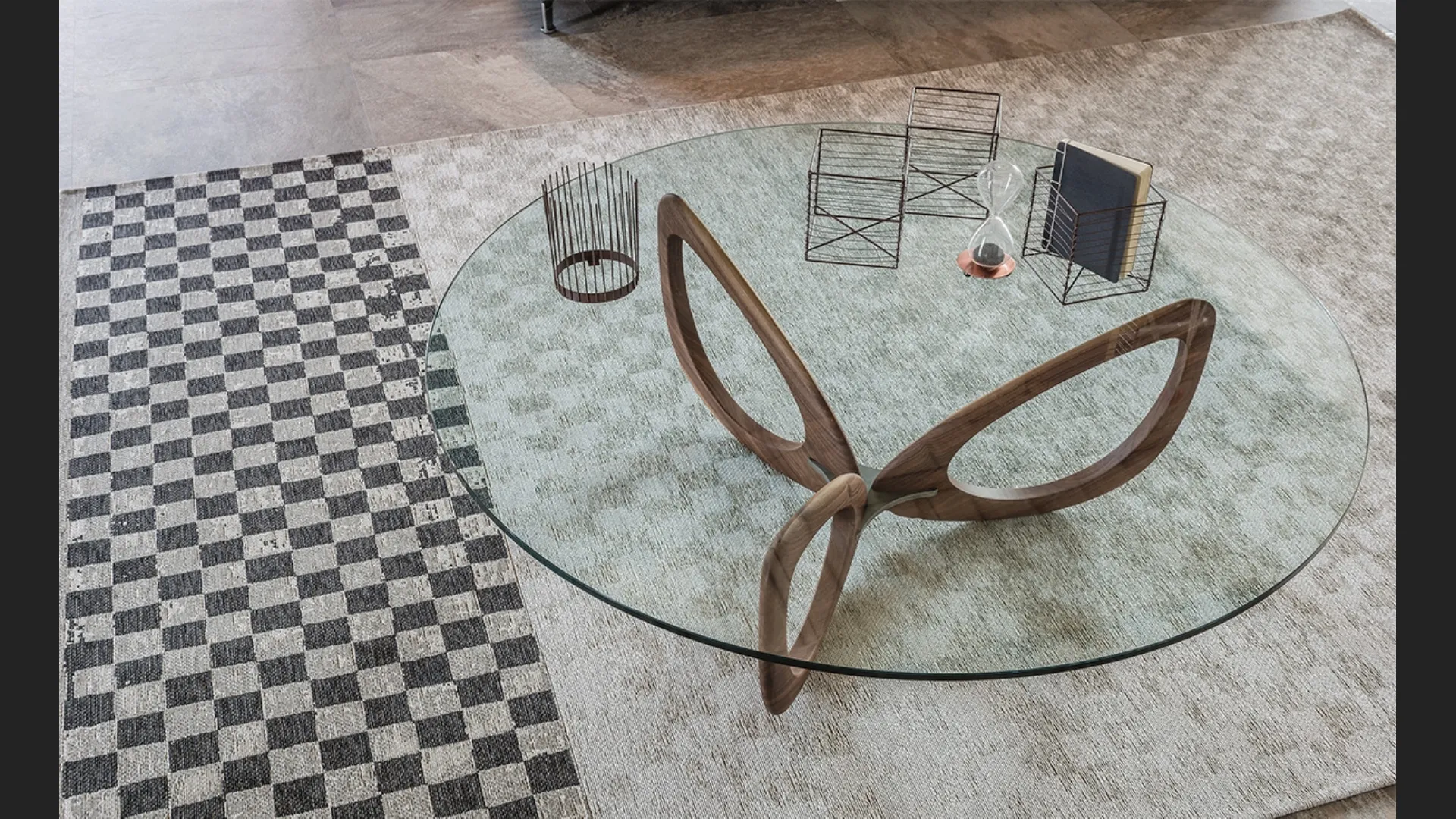 Tavolino in vetro con base in legno Helix di Cattelan Italia