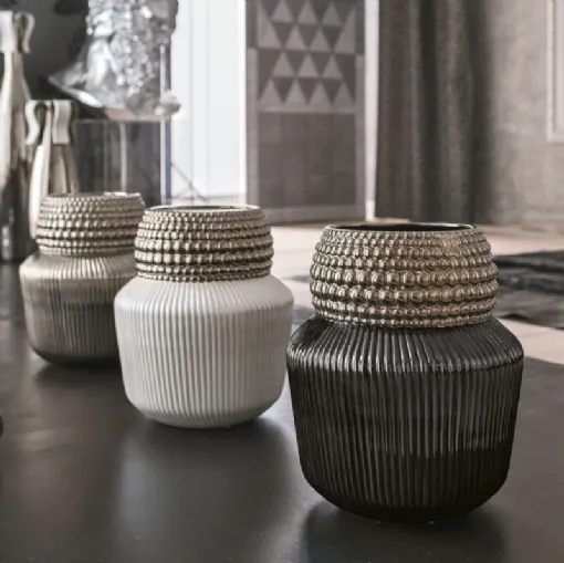 Vaso in ceramica smaltata lucida platino e nero, platino e bianco o tutto platino Onion di Adriani e Rossi