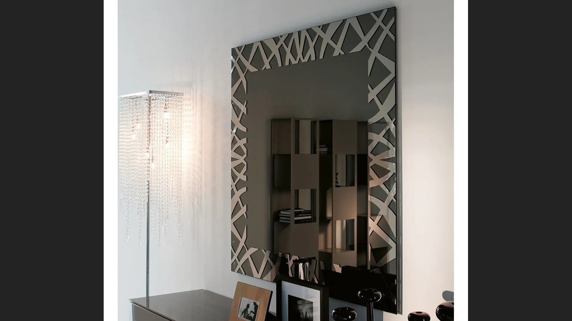 Specchio Kenia con cornice in acciaio inox di Cattelan Italia