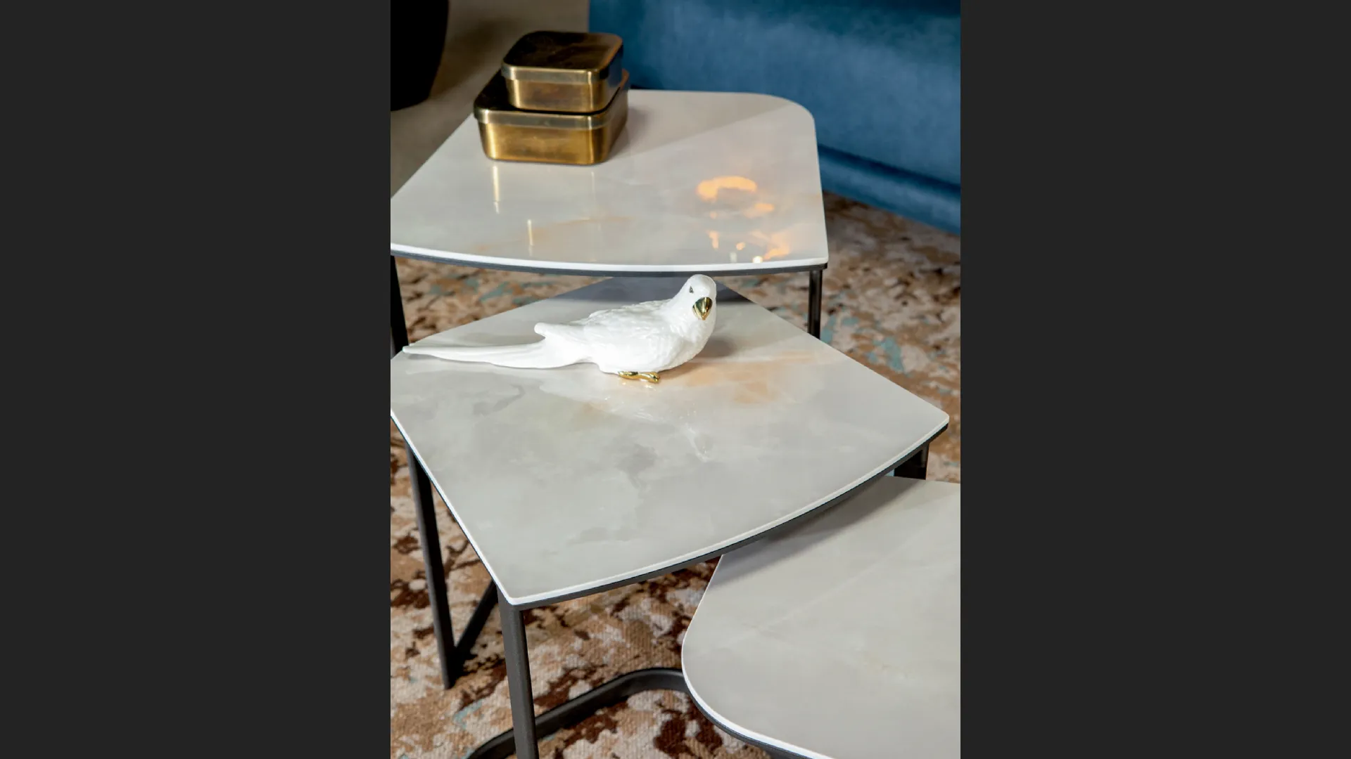 Tavolini sovrapponibili Rim in metallo con top in grès porcellanato di Tonin Casa