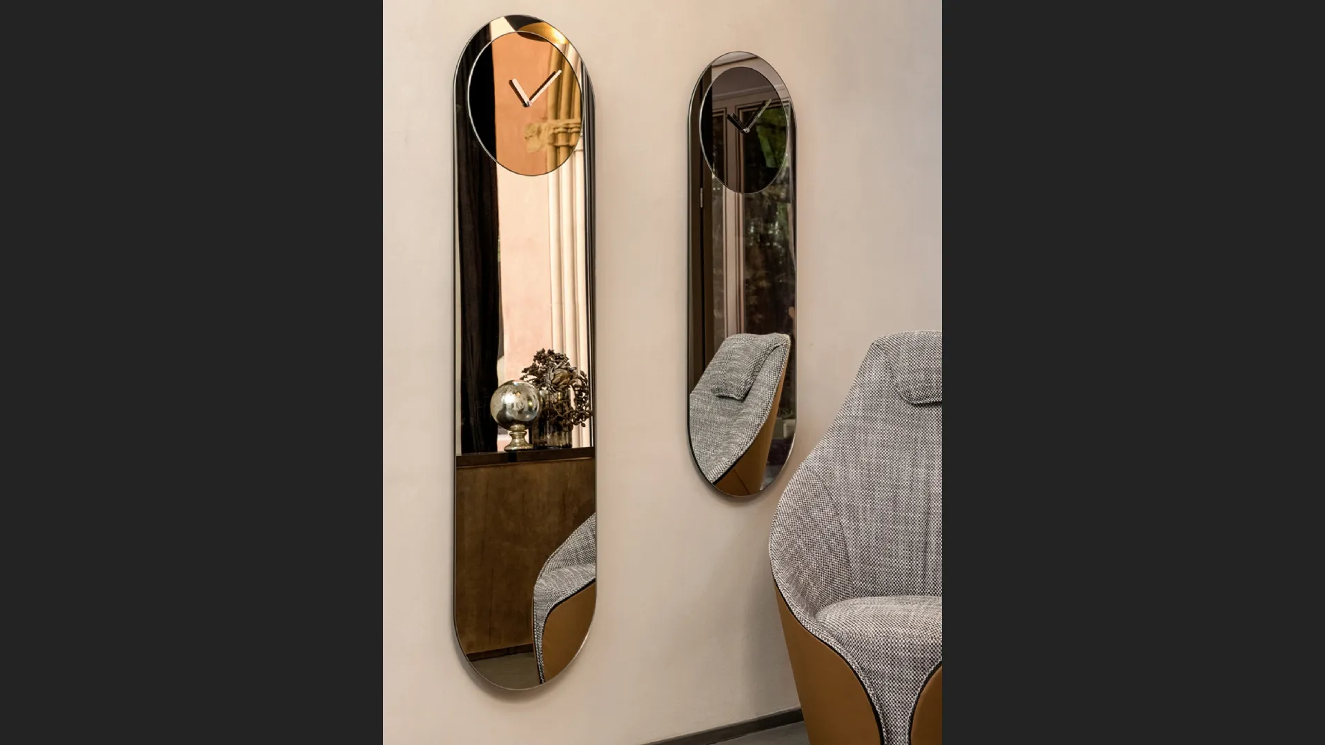 Specchio con orologio incorporato Timeless di Tonin Casa