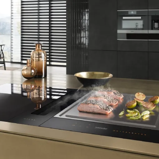 Piano Cottura CS7632FL con Teppan Yaki ad induzione di Miele