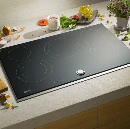 Piano cottura a induzione in Vetroceramica di NEFF