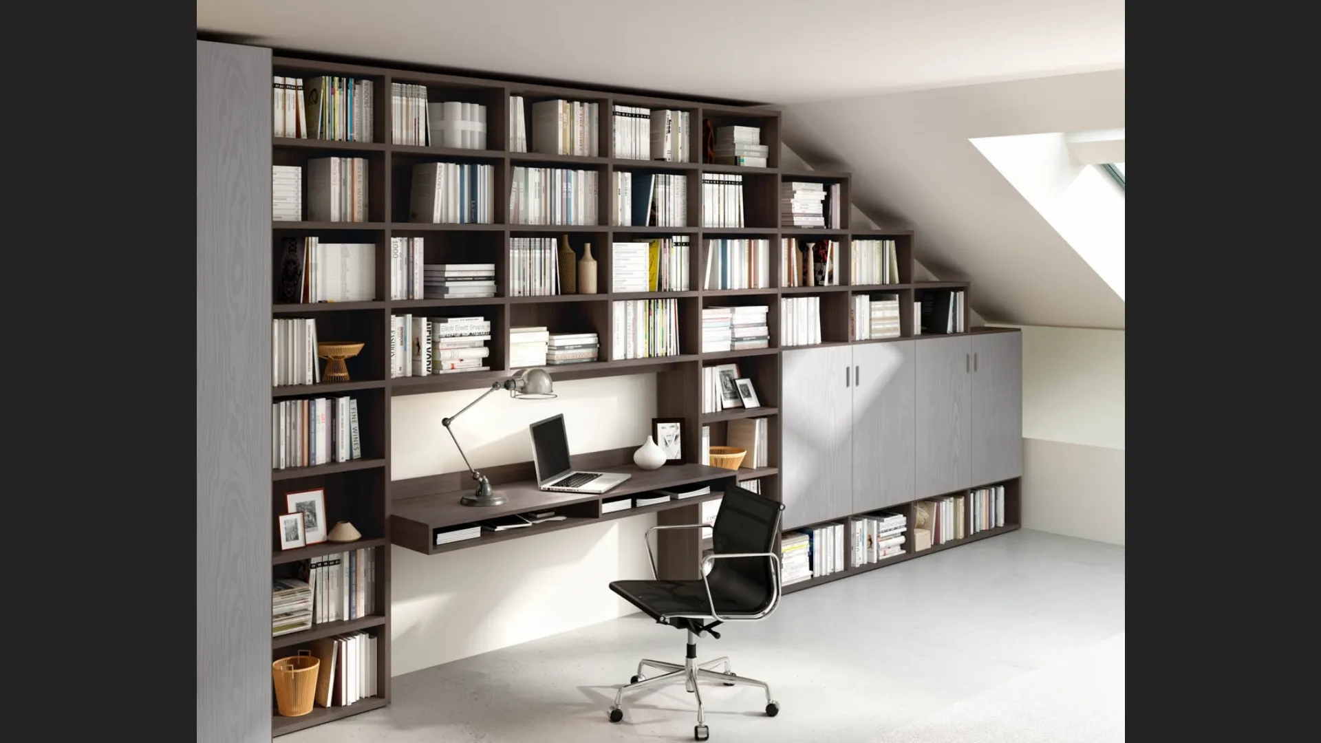 Libreria componibile a muro su misura Living 72D composta da vani a giorno e ante in materico finitura cemento di Ferrimobili