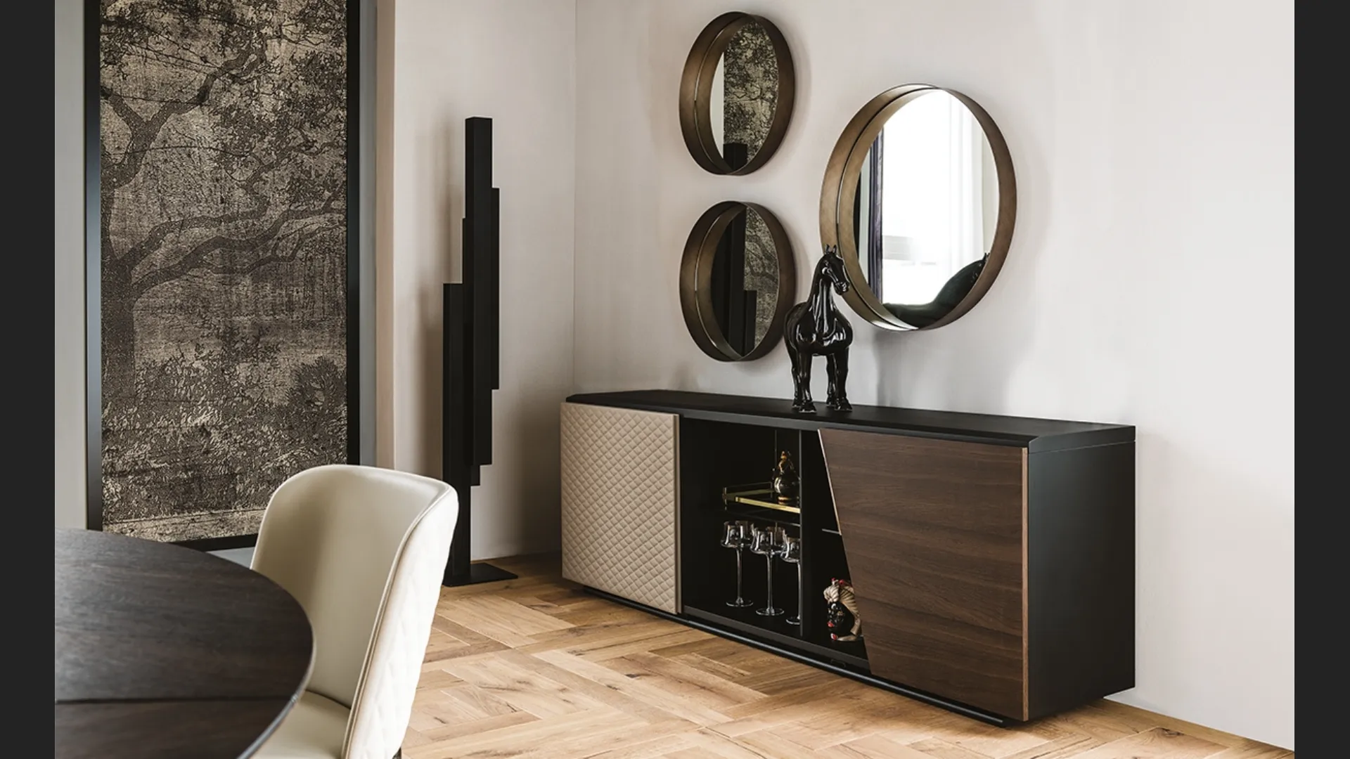 Madia Aston in legno con dettagli in pelle di Cattelan Italia