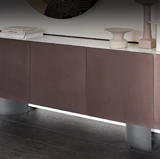 Madia in legno rivestita in metallo verniciato goffrato bronzo Savoy di Cattelan Italia