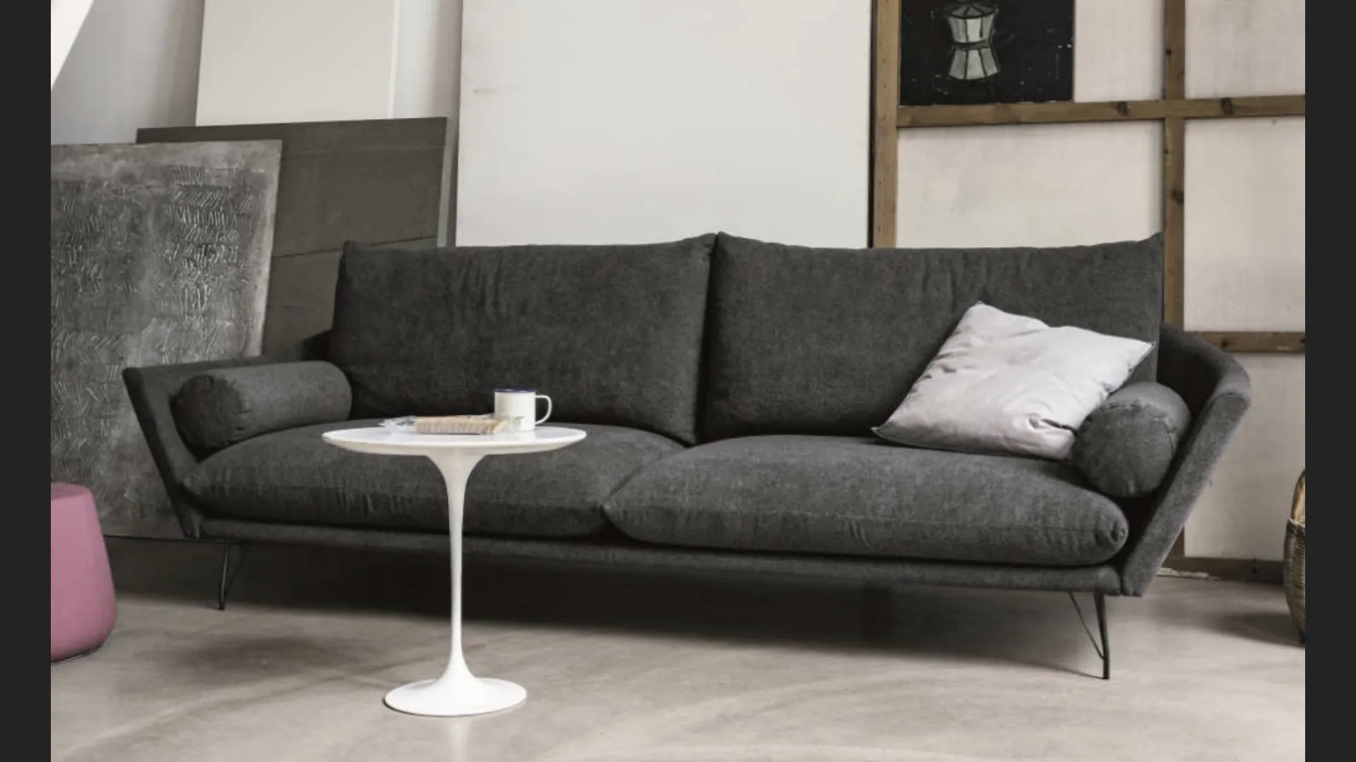 Divano lineare in tessuto Seventy di Deas