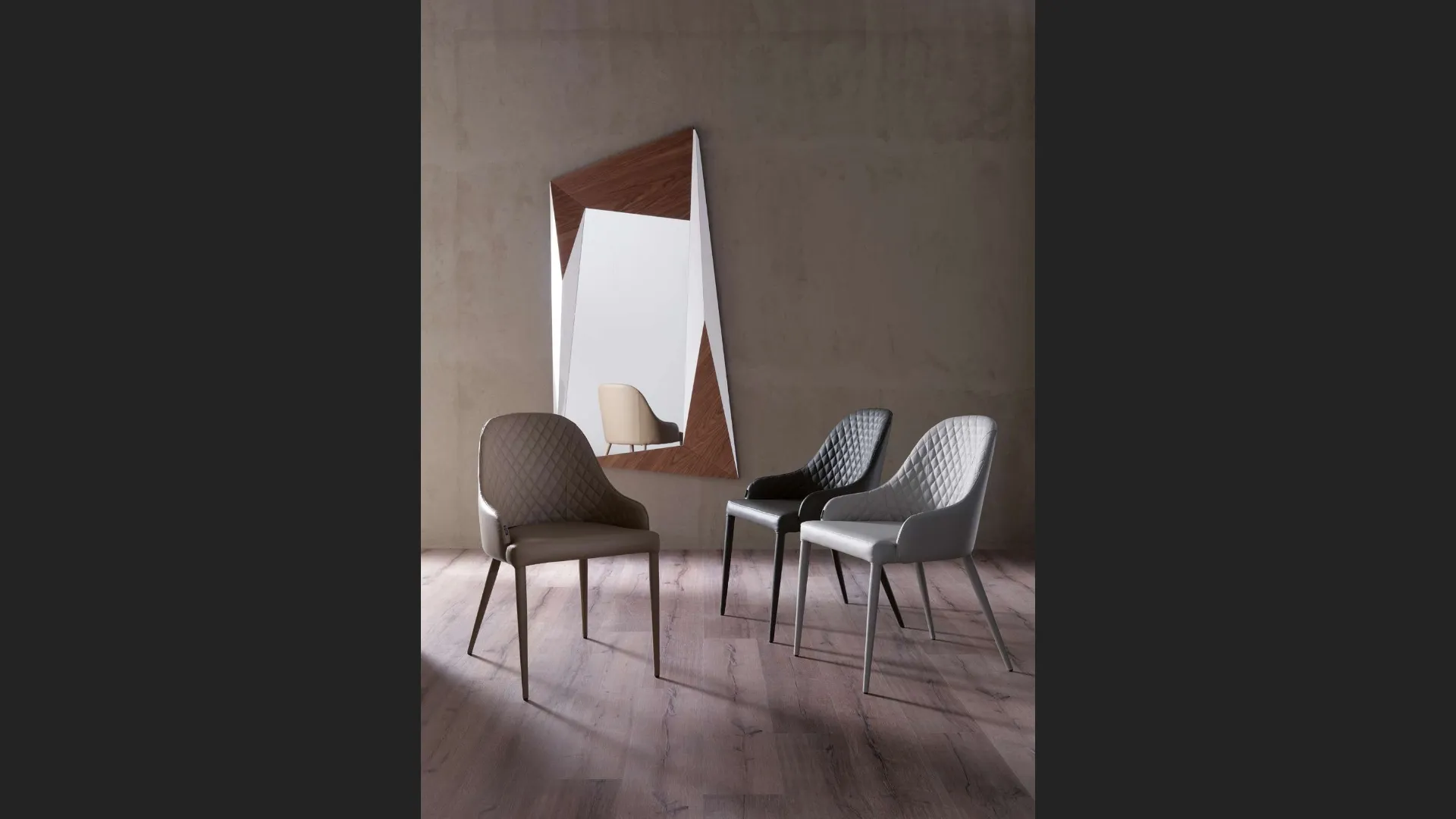 Sedia in pelle trapuntata Betta di Ozzio