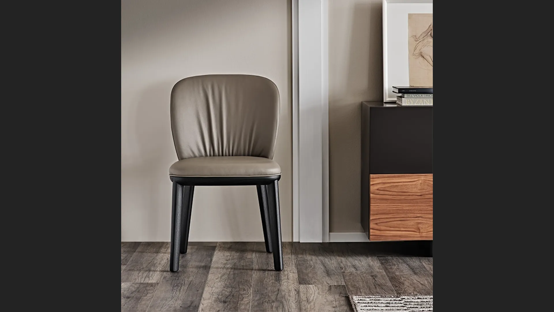 Sedia in legno con rivestimento in pelle Chris di Cattelan Italia