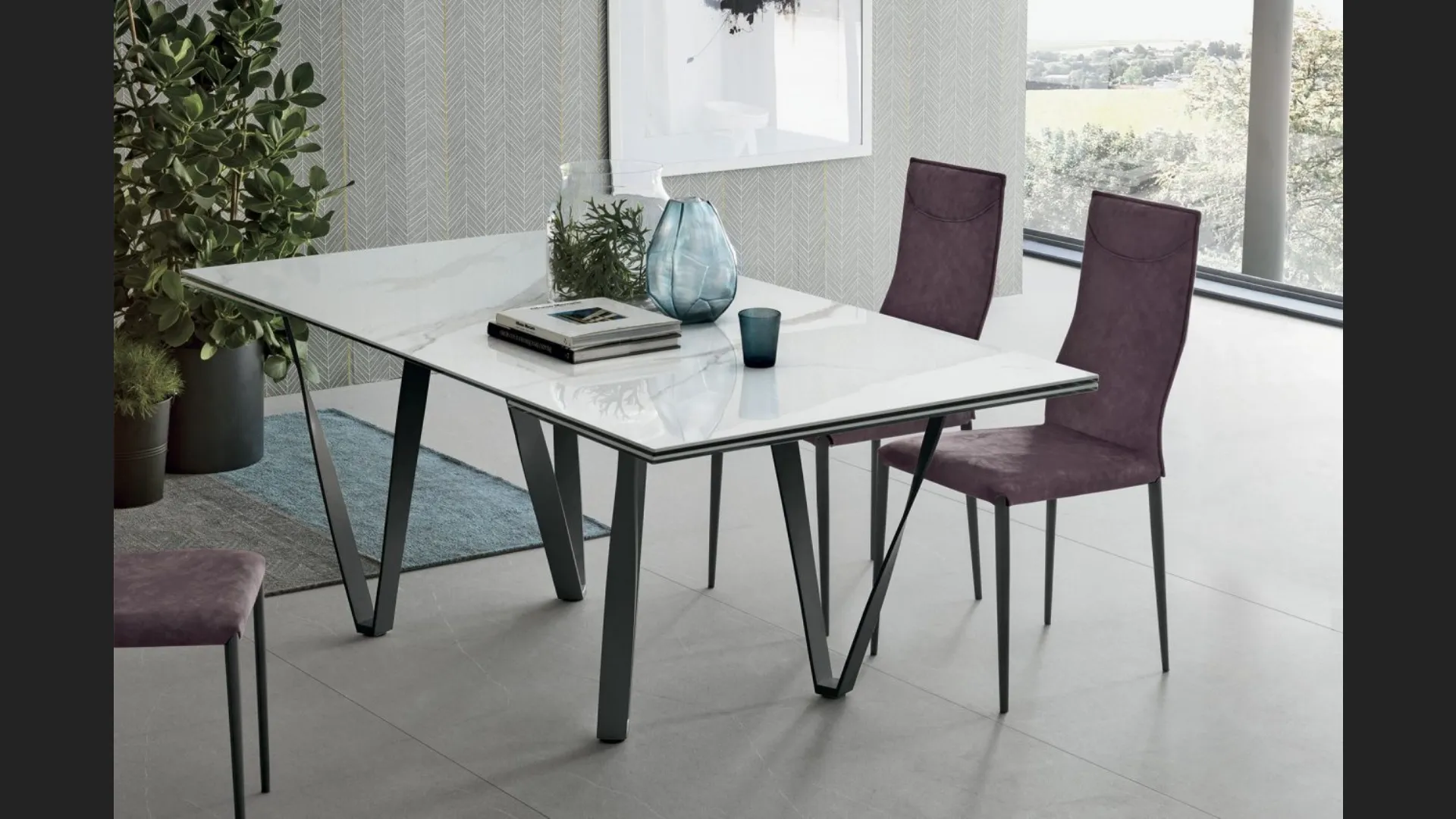 Sedia Diva in tessuto con struttura in metallo antracite di Sedit