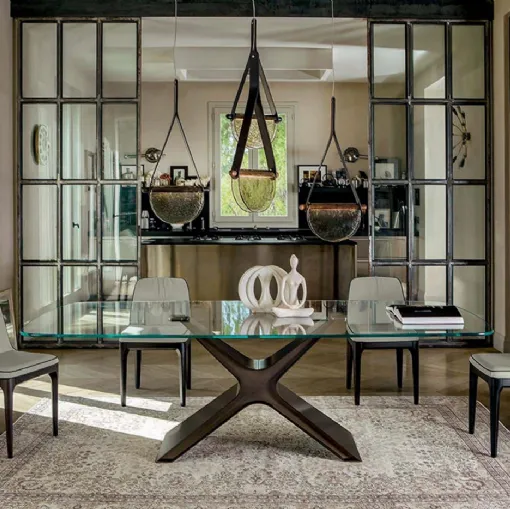Tavolo Calliope XXL con struttura in metallo e top in vetro di Tonin Casa