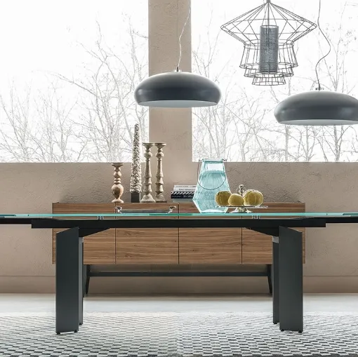 Tavolo allungabile in cristallo con gambe in acciaio Elan Drive di Cattelan Italia