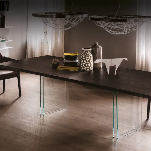 Tavolo con base in cristallo temperato e piano in legno Ikon di Cattelan Italia