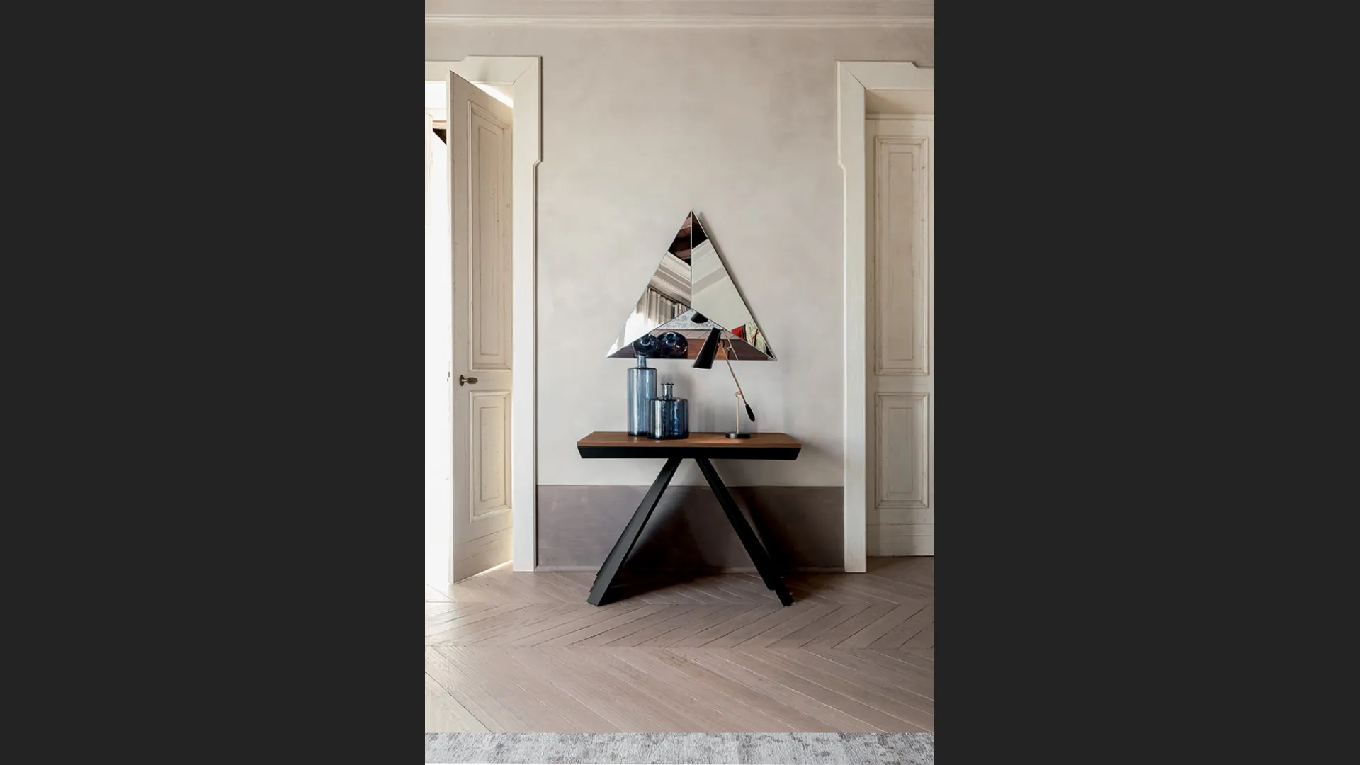 Tavolo Consolle allungabile con base in metallo e piano in legno Ventaglio di Tonin Casa 